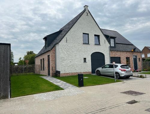                                         Huis te huur in Varsenare, € 1.500
